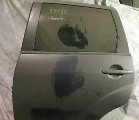 Mitsubishi Outlander Rear door pilkos usded