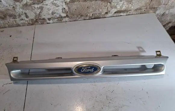 Ford Escort Front bumper upper radiator grill 91AG8200DBW