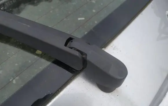 Honda FR-V Rear window wiper motor