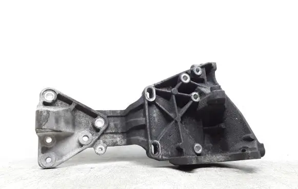 Volvo V70 Generator/alternator bracket 31316673