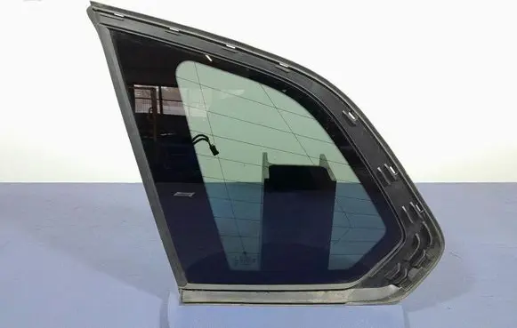 BMW X5 E53 Rear side window 179103