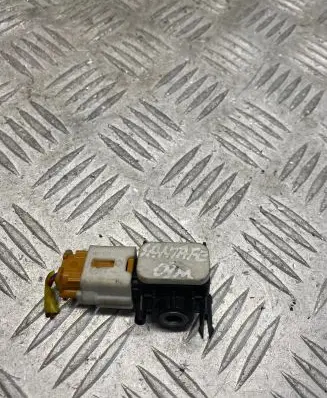 Hyundai Santa Fe Airbag deployment crash/impact sensor 959202B200