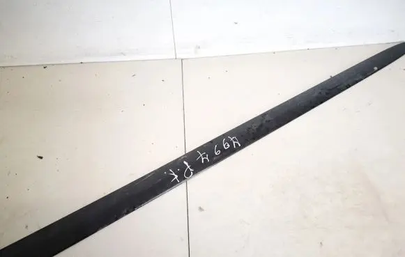 Toyota Corolla Verso E121 Front door trim (molding) 