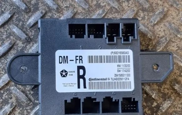 Jeep Grand Cherokee Door control unit/module 68316560AD P68316560AD