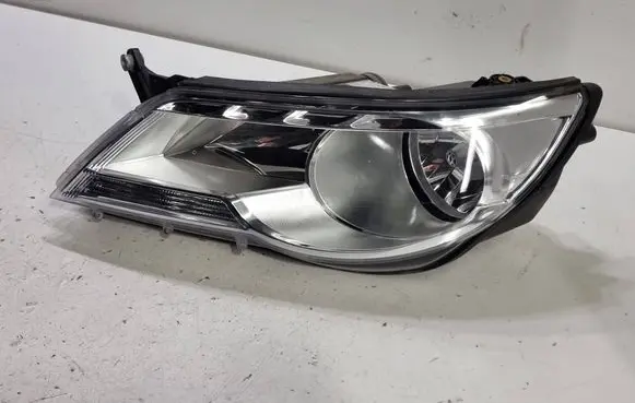 Volkswagen Tiguan Headlight/headlamp