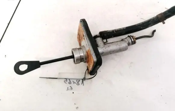Hyundai i30 Clutch master cylinder