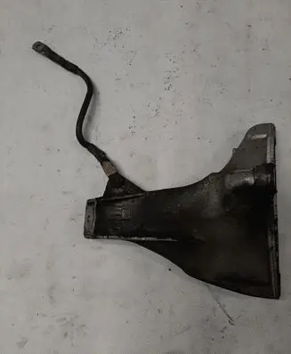 Audi A4 S4 B5 8D Engine mount bracket 8D0199308AF