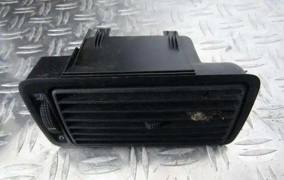 Volkswagen Golf IV Dashboard side air vent grill/cover trim 1j1819704c 1j1819710c