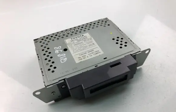 Toyota Prius (XW10) Radio/CD/DVD/GPS head unit 8612047040