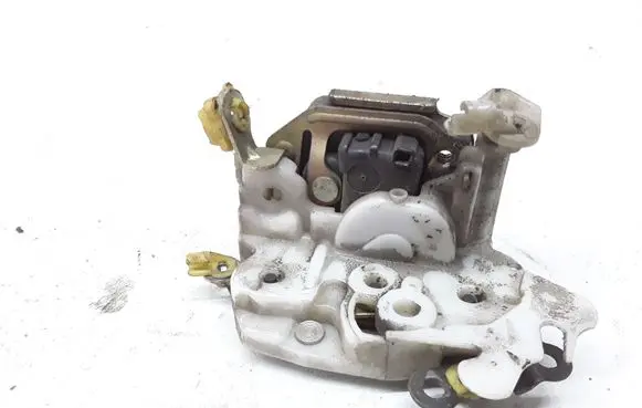Nissan Terrano Front door lock 