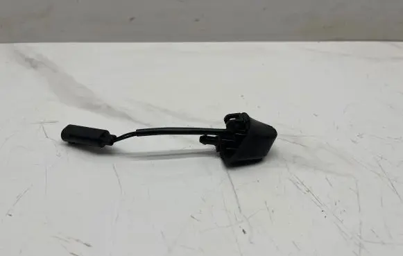 BMW 3 E92 E93 Windshield washer spray nozzle 8365385