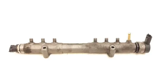 Volvo V70 Fuel main line pipe 30777554 0445215023 30777576