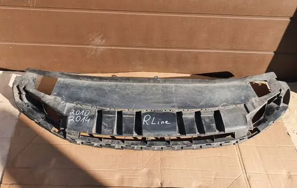 Front bumper lip