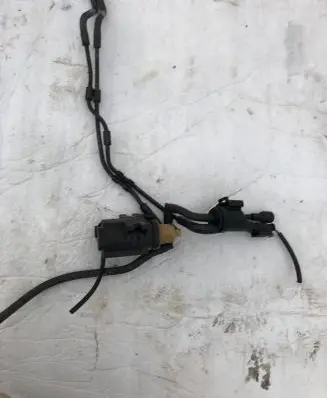 Mercedes-Benz B W246 W242 Vacuum valve A0101531328 14T020 70078210