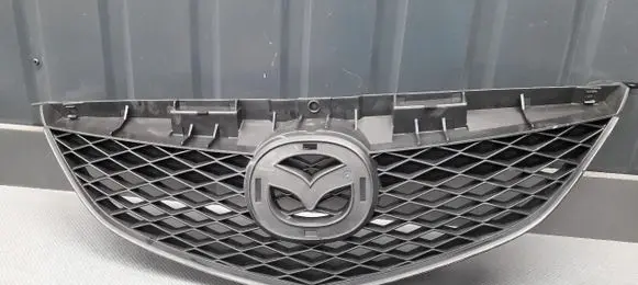 Mazda 6 Front bumper upper radiator grill GJ6A50712