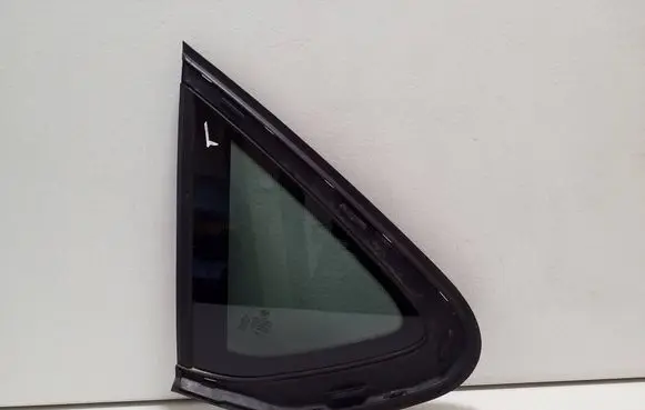 BMW X6 F16 Rear side window 7317773