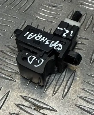 Nissan Qashqai Electric window control switch 25411BR00A 1782