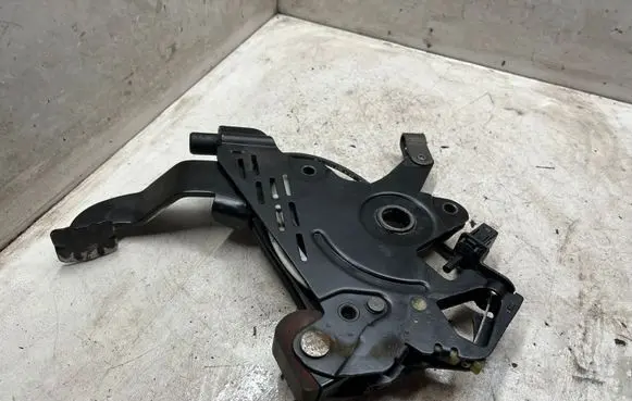 Mercedes-Benz Vito Viano W639 Hand brake release handle A6394201384