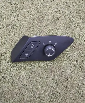 Wing mirror switch
