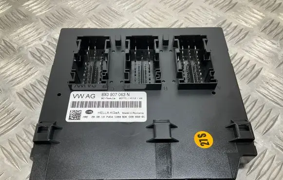 Audi Q3 8U Comfort/convenience module 8X0907063N