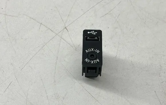 BMW 1 F20 F21 AUX in-socket connector 9229246