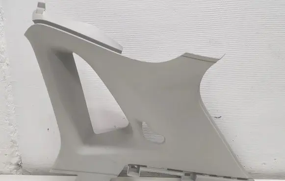 (D)pillar trim (top)