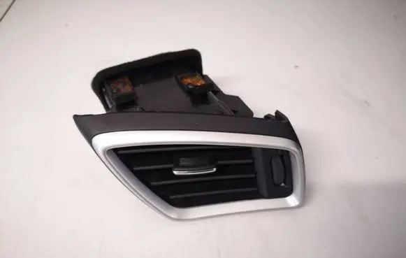 Nissan X-Trail T32 Dashboard side air vent grill/cover trim E9885211100