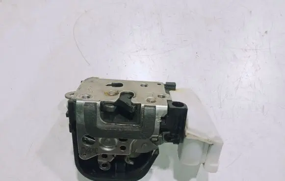 Alfa Romeo 147 Front door lock B792