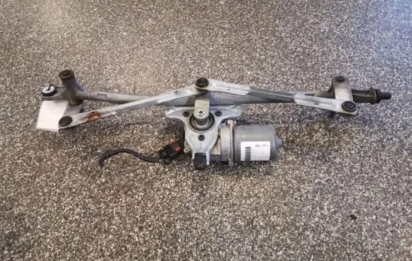 Chrysler Town & Country V Front wiper linkage and motor 05113043AA