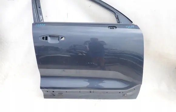 Volvo XC40 Front door