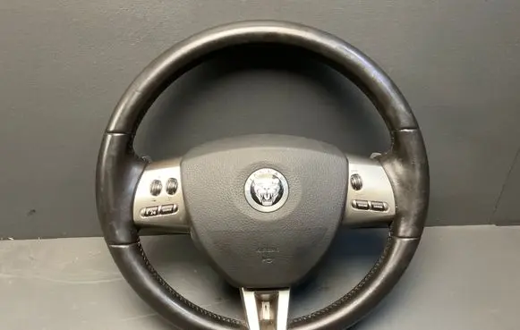 Jaguar XF Steering wheel 8X23043B13A 8X23043B13AEOLEG 6W83043B13A