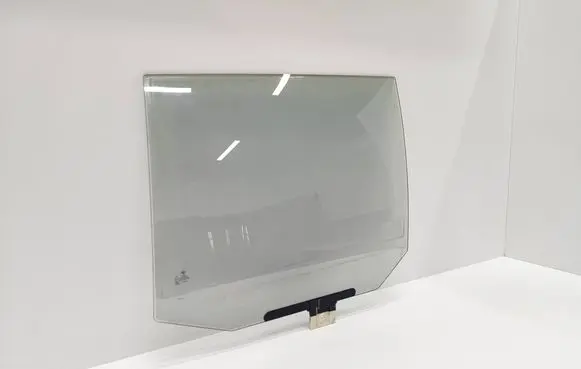 BMW 5 E60 E61 Rear side window E000255 7067133