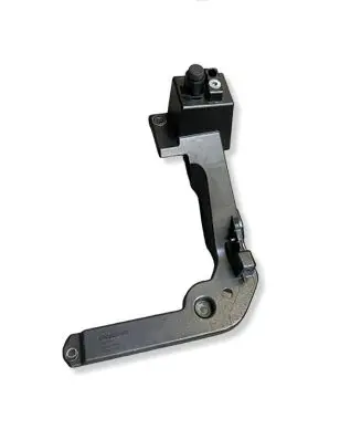 Volvo XC40 Fender mounting bracket 32318691