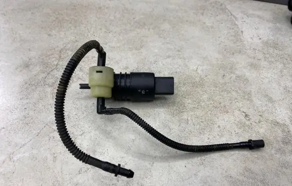 Audi A3 S3 8L Windscreen/windshield washer pump