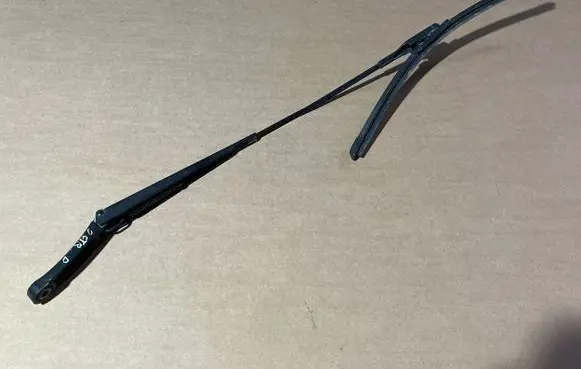 Skoda Octavia Mk3 (5E) Front wiper blade arm 5E1955410