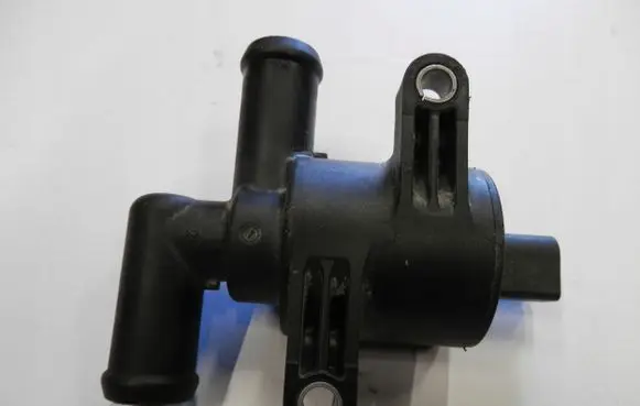 Audi A8 S8 D4 4H Coolant radiator 4H0121671D