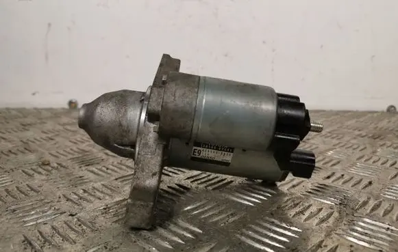 Toyota Yaris Starter motor 281000Y091