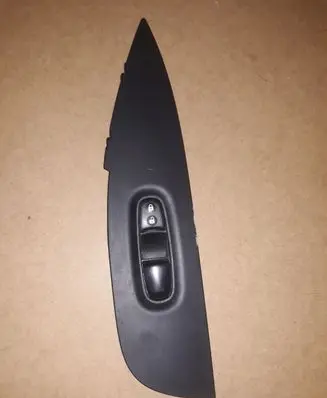 Nissan Qashqai Electric window control switch