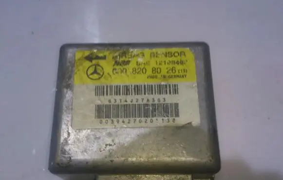 Mercedes-Benz C W202 Airbag control unit/module 0008208026