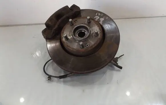 Hyundai i30 Front wheel hub spindle knuckle