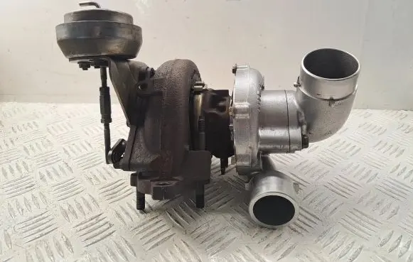 Toyota Avensis T250 Turbo 172010R020 0503030075 8W03012654