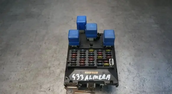 Nissan Almera Fuse box set 243502N300H