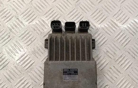 Toyota Avensis T250 Fuel injection control unit/module 8987120070 1310001371