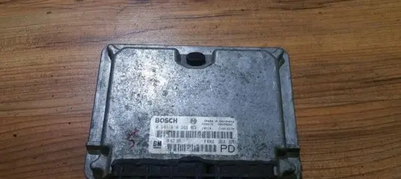 Opel Zafira A Engine control unit/module 0281010268 gm24417169
