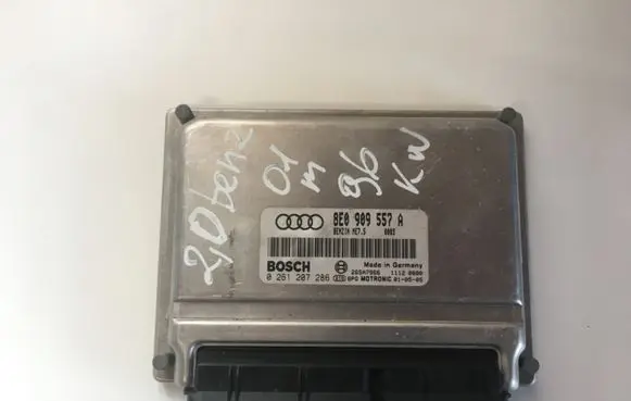 Audi A4 S4 B6 8E 8H Engine control unit/module 8E0909557A 0261207286