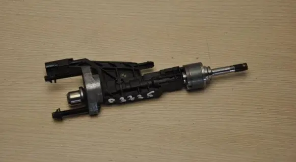 BMW 2 F44 Fuel injector 8656548