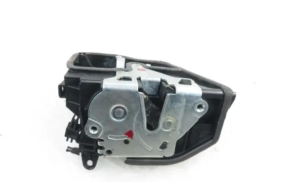 BMW X3 F25 Front door lock 7318416
