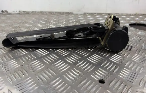 Volkswagen Multivan T4 Rear seatbelt 56008270