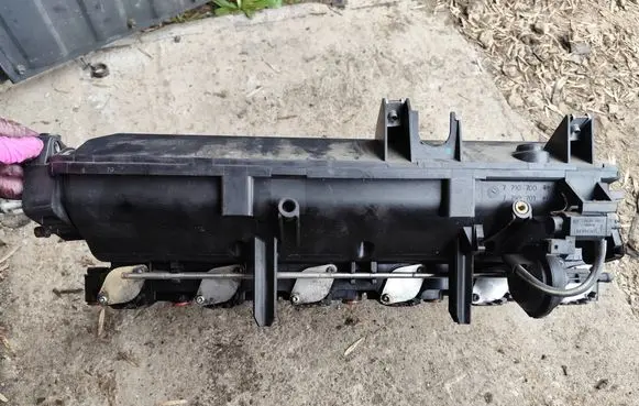BMW 5 E60 E61 Intake manifold 7790700 7790701 525D