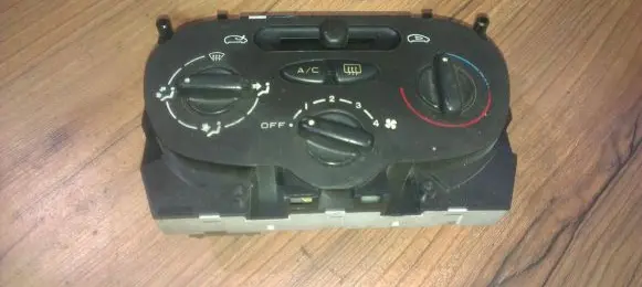 Citroen Xsara Picasso Climate control unit 85858 nenusttatyta